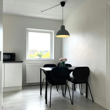 Spacious For 4 Appartement Aalborg