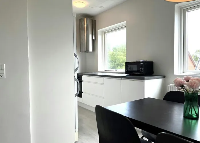 Spacious For 4 Ålborg