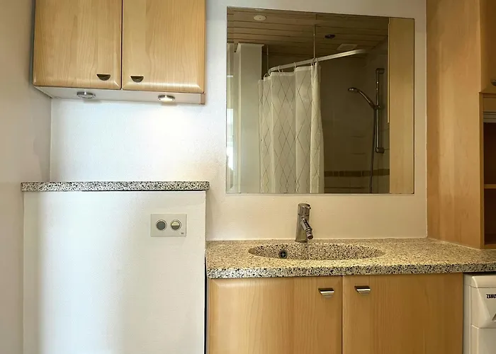 Apartment Spacious For 4 *